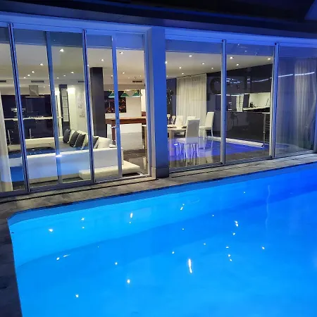Casa de Férias Luxurious Marly Ii